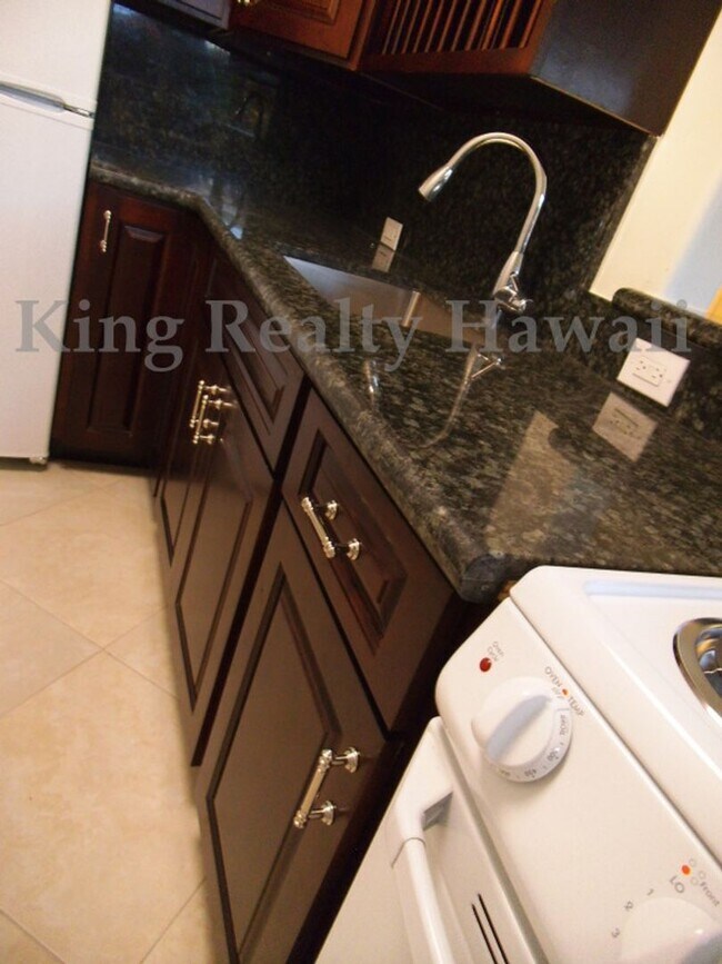 Building Photo - ***CLEAN & UPGRADED 1 bedroom / 1 bath ,EX...