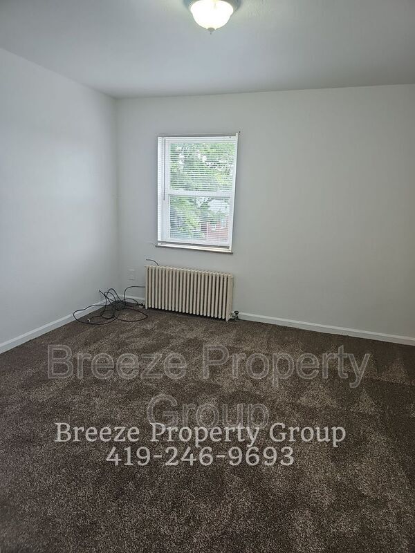 Building Photo - 2445 W Bancroft St