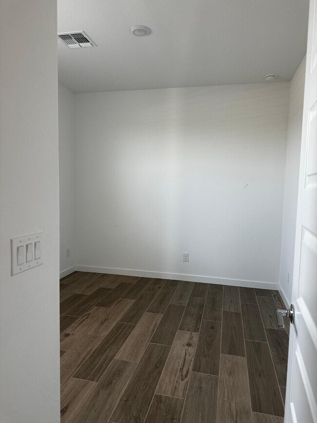 Building Photo - 3269 E Baler Dr