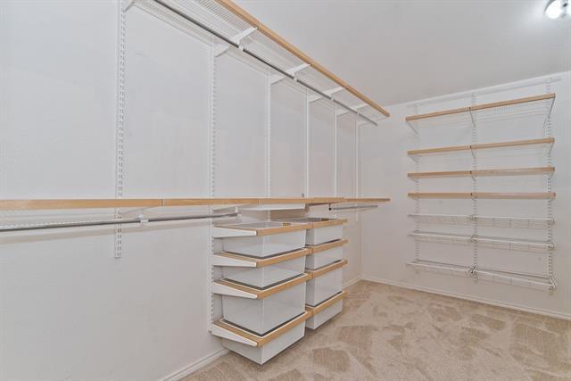 Building Photo - 3700 Villanova Dr