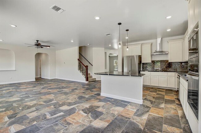Building Photo - 309 Camperdown Elm Dr