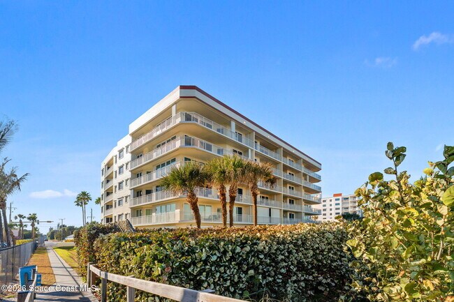 Building Photo - 925 N Hwy A1A