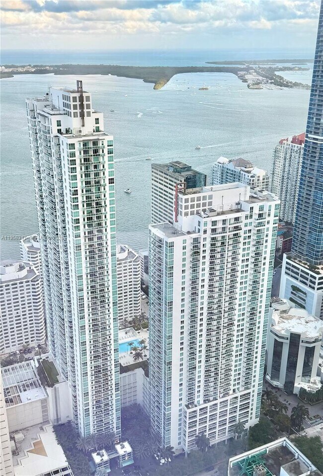 Building Photo - 951 Brickell Ave