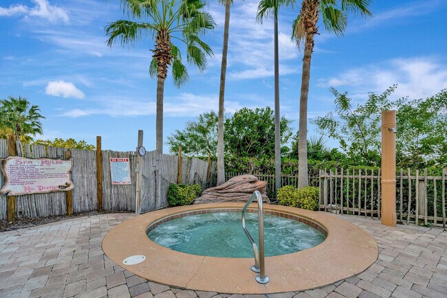 Building Photo - 8101 Resort Village Dr