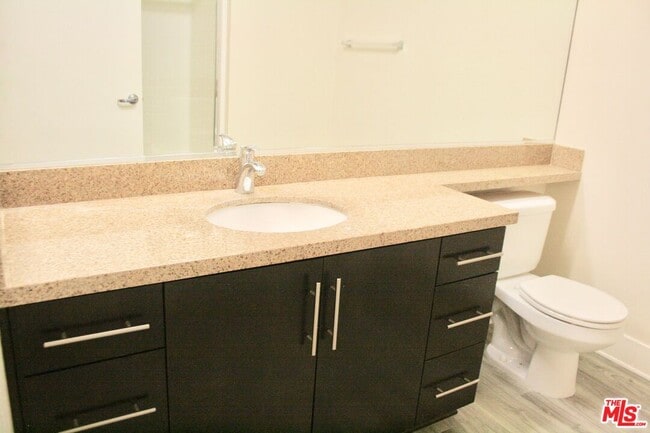 Building Photo - 1241 5th St