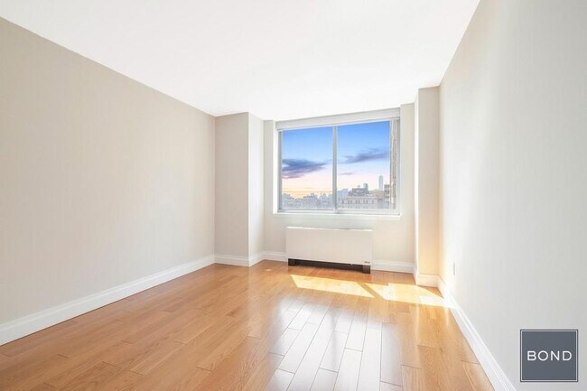 Building Photo - 776 Sixth Avenue
