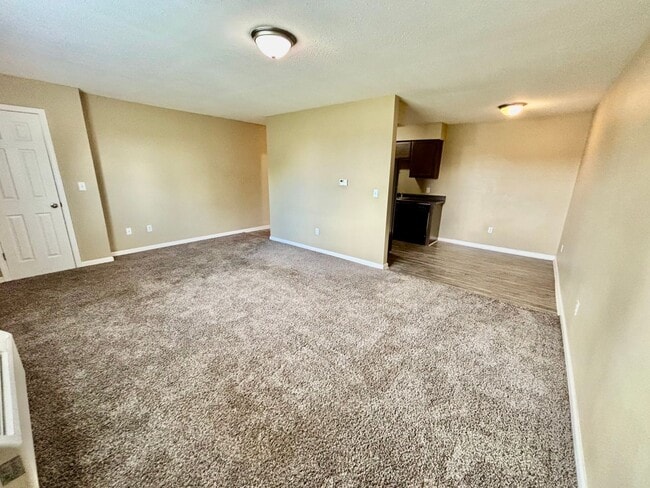 Primary Photo - Cozy one bedroom available just in time fo...