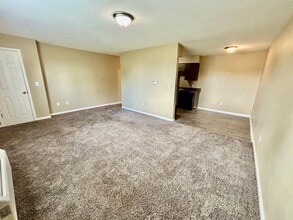 Building Photo - Cozy one bedroom available just in time fo...