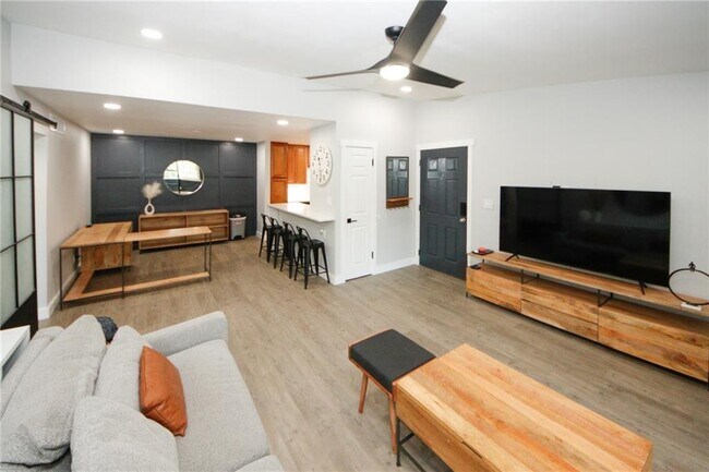 Building Photo - 1468 Briarwood Rd NE