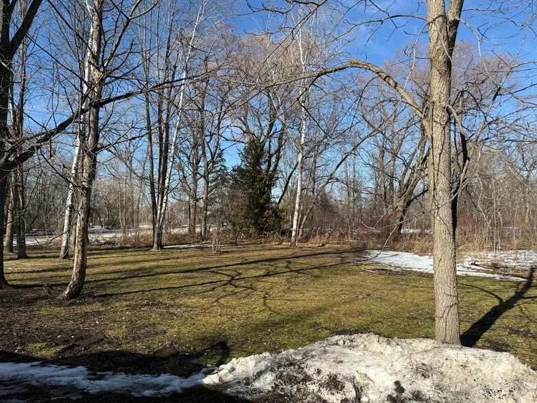 Building Photo - 673 W Factory St