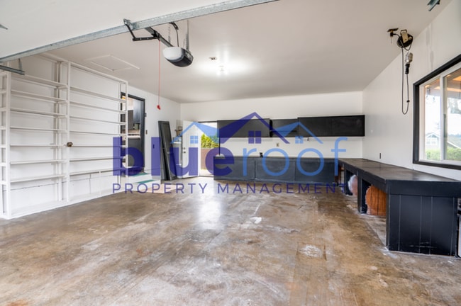 Building Photo - 15010 SE Linden Ln