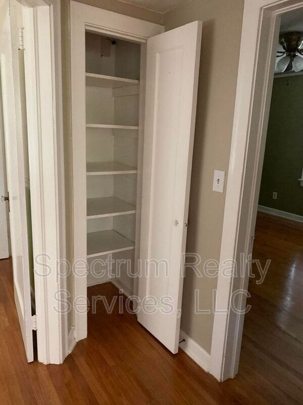 Building Photo - 2151 Traymore Rd