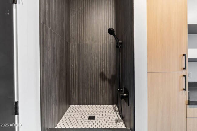 Building Photo - 3135 E Palo Verde Dr