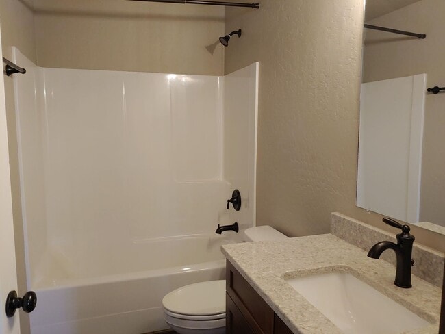 Building Photo - Beautiful New Home in Post Falls-Dog Friendly