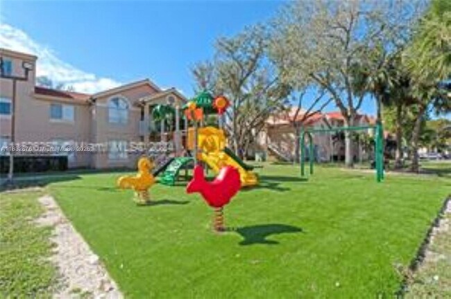 Building Photo - 10410 SW 157th Ct