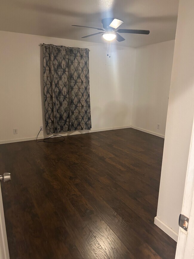 Building Photo - 603 N 1st St