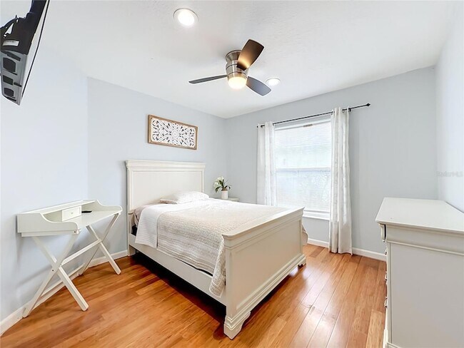 Building Photo - 3020 Hartland Ct