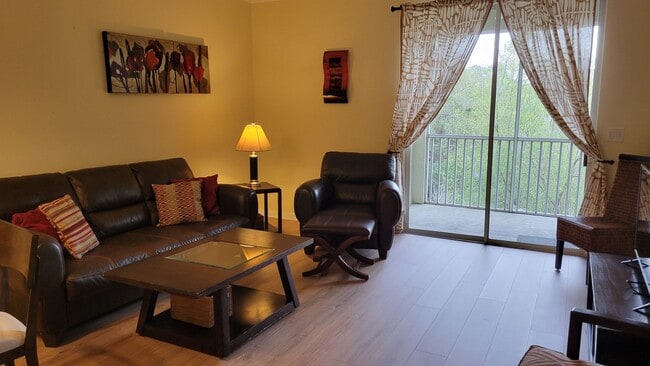 Building Photo - Annual turnkey furnished renovated GATED C...