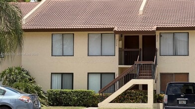Building Photo - 2550 Riverside Dr