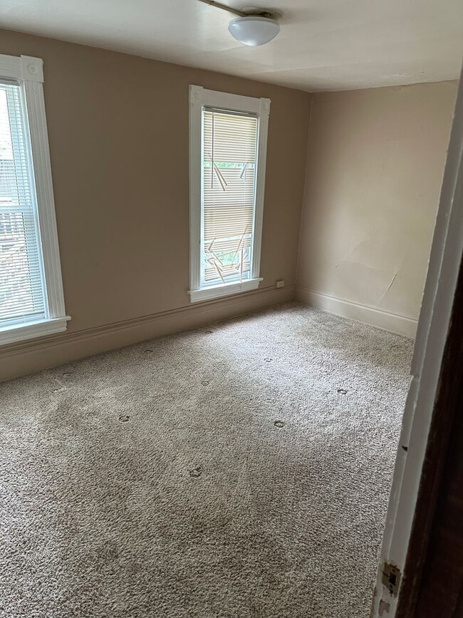 Building Photo - 605 E Buchtel Ave