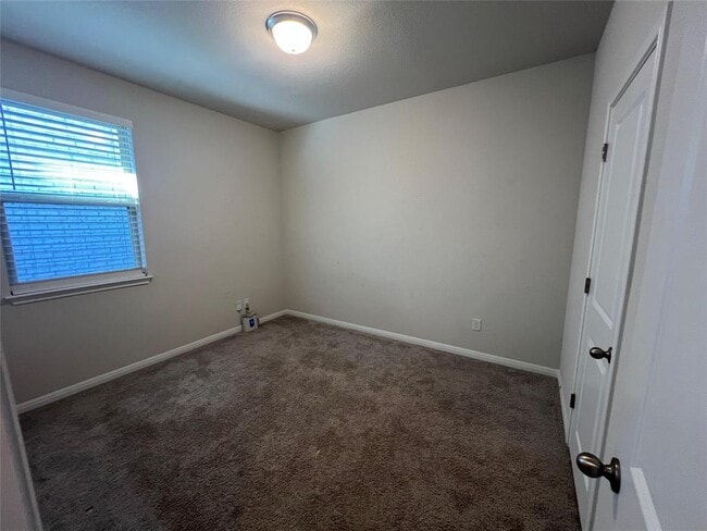 Building Photo - 6810 Pleasanton Pkwy