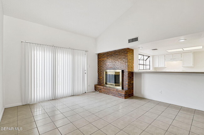 Building Photo - 1742 Pico Alto Dr