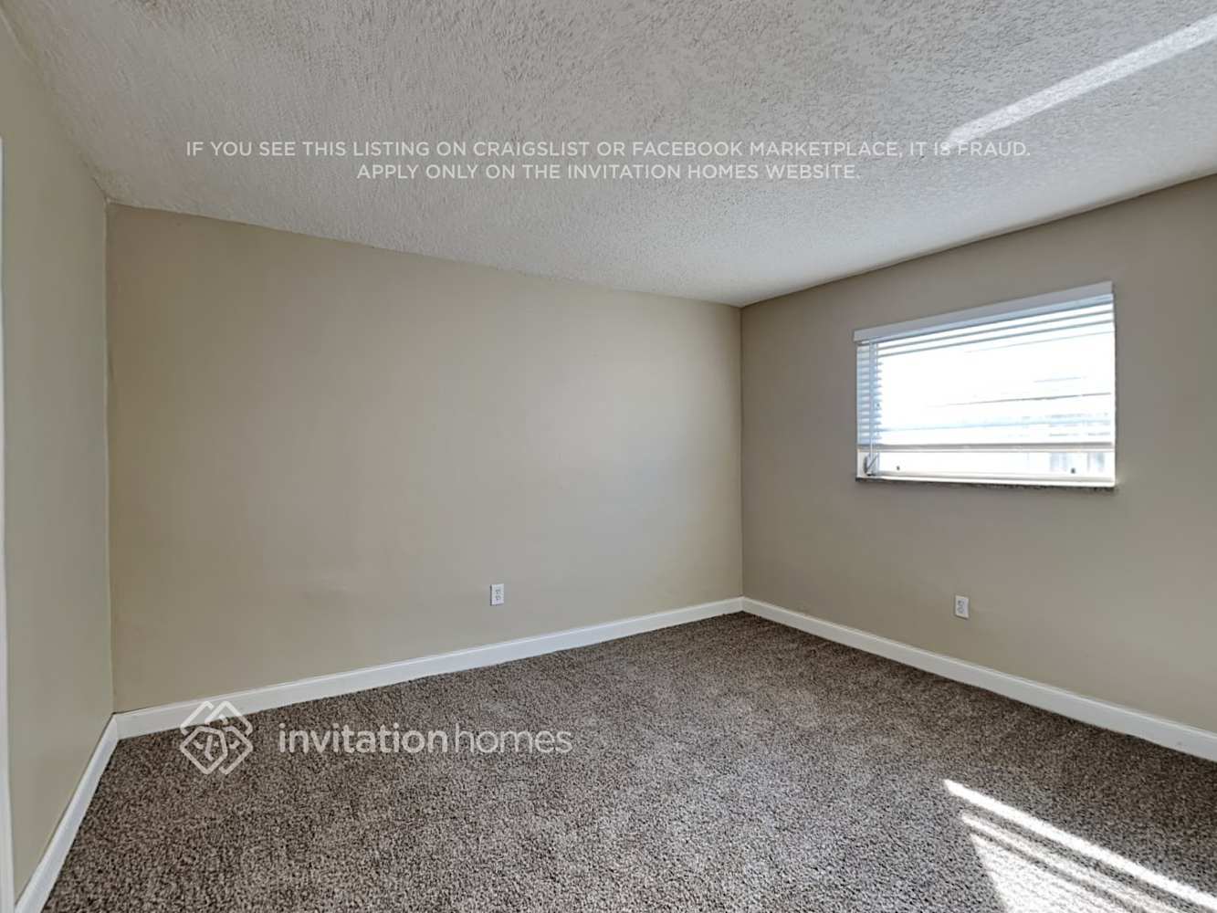 Building Photo - 8841 NW 21st Manor