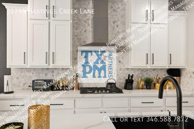 Building Photo - 31215 Hastings Creek Ln