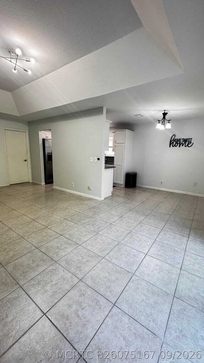Building Photo - 20970 Concord Green Dr W