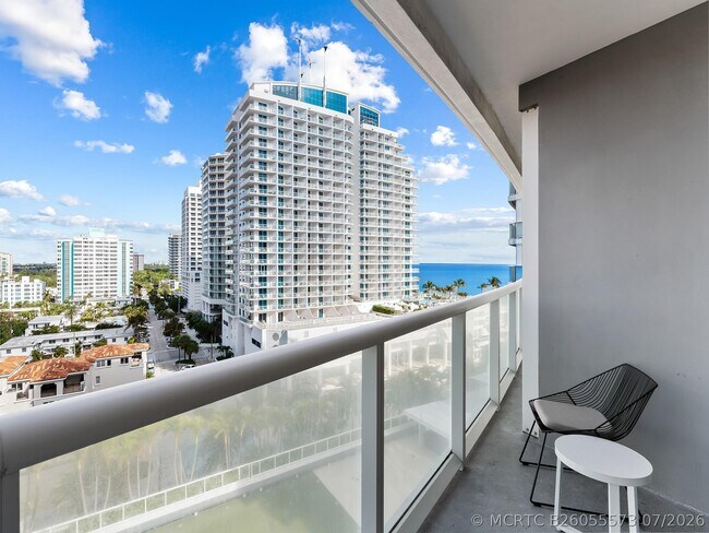 Building Photo - 3101 Bayshore Dr