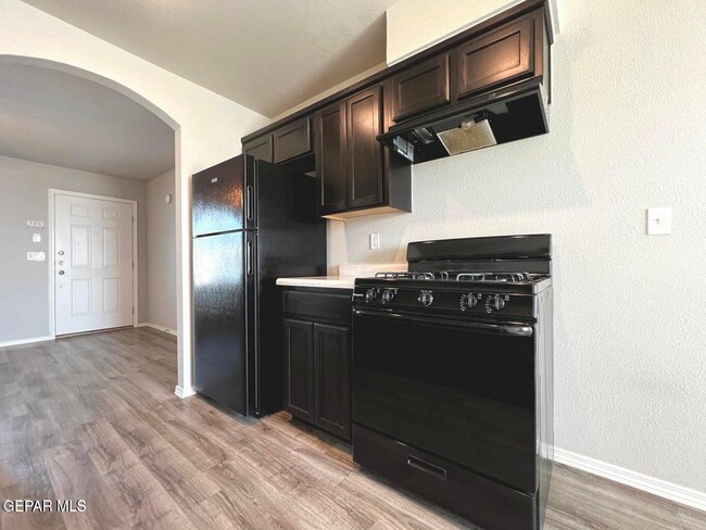 Building Photo - 913 Galaxia Dr