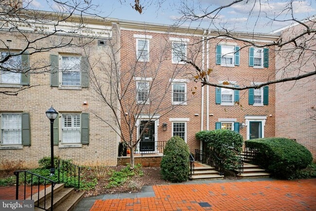 Building Photo - 4353 Westover Pl NW