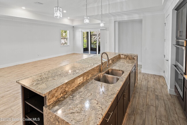 Building Photo - 82 Hubble Ln