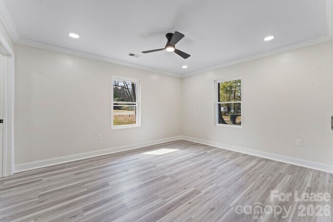 Building Photo - 612 Westway Dr