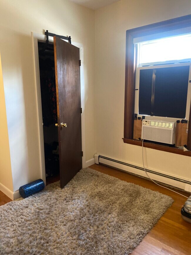 Building Photo - 176 Salem St