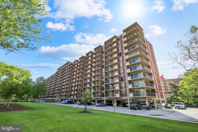 Primary Photo - 1300 Army Navy Dr