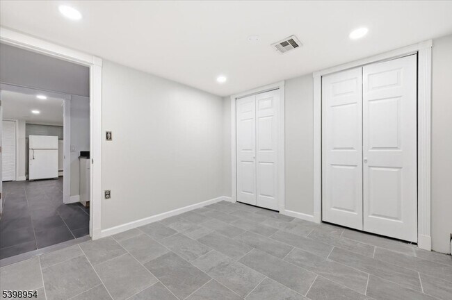 Building Photo - 67 Norwood Ave