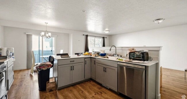 Building Photo - 448 S Pegasus Way