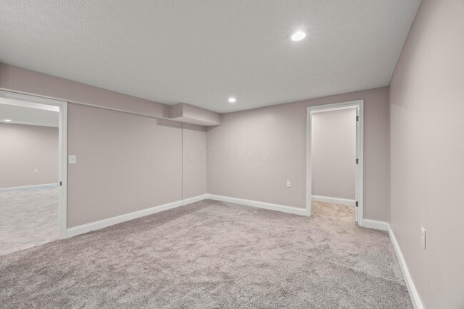 Building Photo - 5935 Pondview Ct