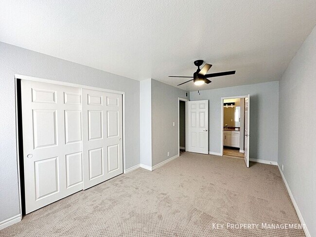 Building Photo - 5080 Indian River Dr