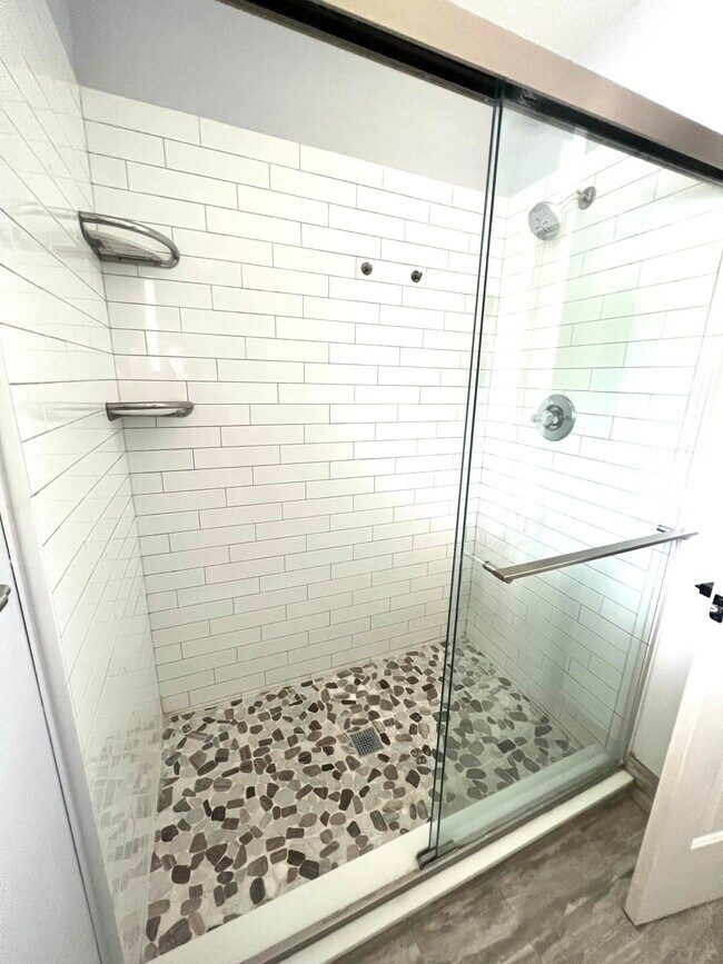 Building Photo - 2 Vía De Casas Sur