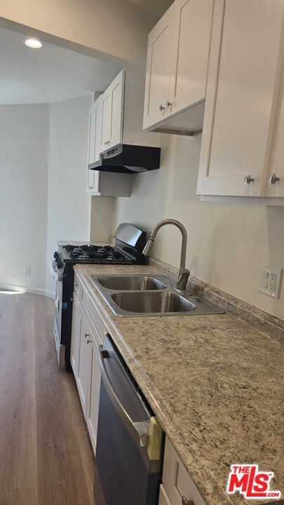 Building Photo - 4150 W Pico Blvd