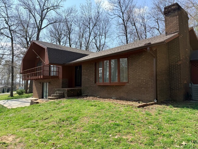 Building Photo - 295 Dogwood