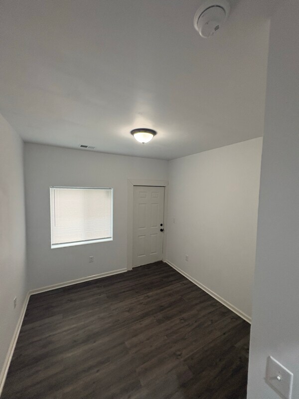 Building Photo - 515 Grove St