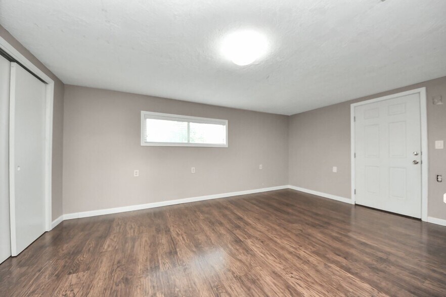 Building Photo - 5747 Turtle Creek Rd