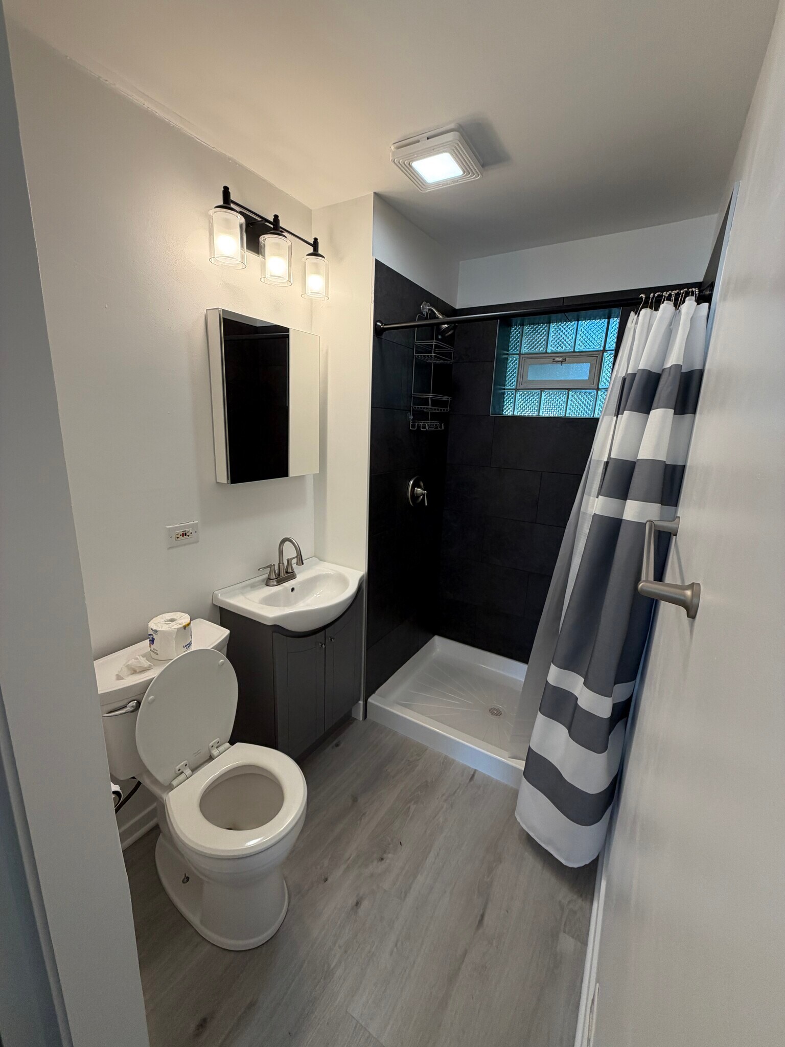 Bathroom - 3206 S Waterview Ave