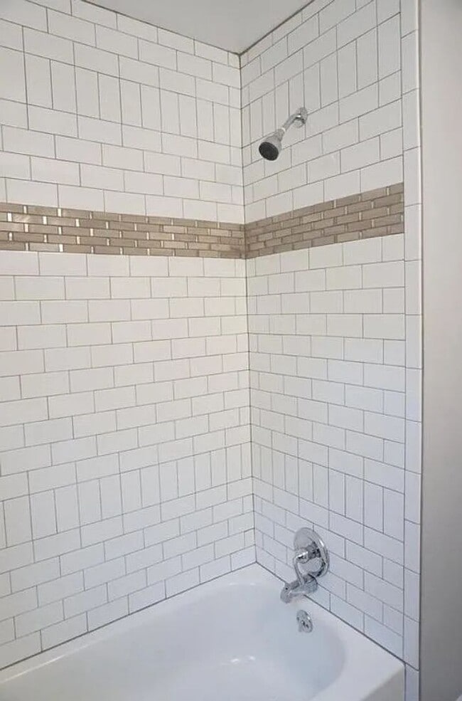 Building Photo - 3BR w/ In-Unit W/D + Assigned Parking in Nashville