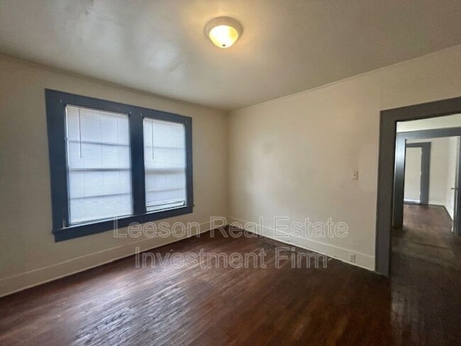 Building Photo - 3022 Lillian St