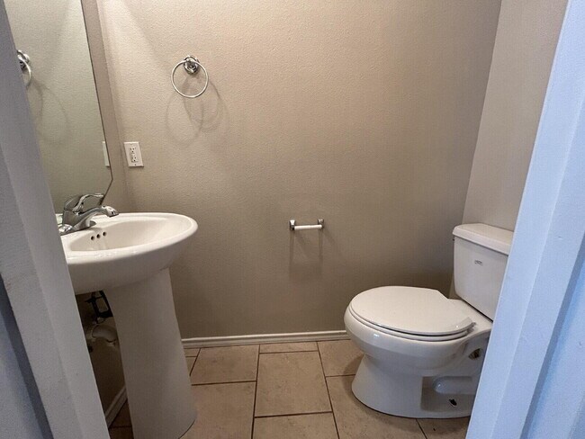 Building Photo - 1512 Westminster Ave