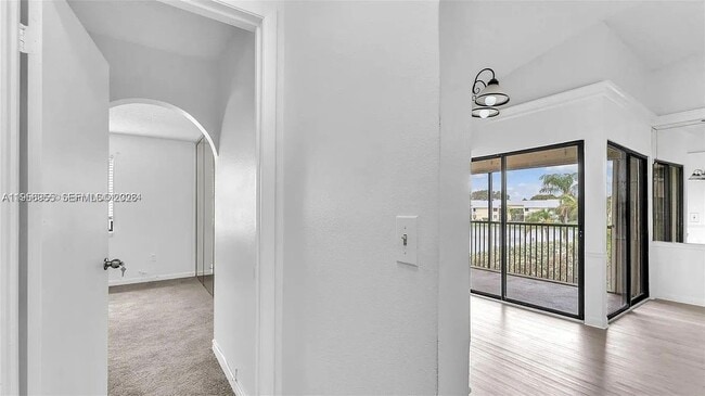 Building Photo - 1280 S Franklin Ave